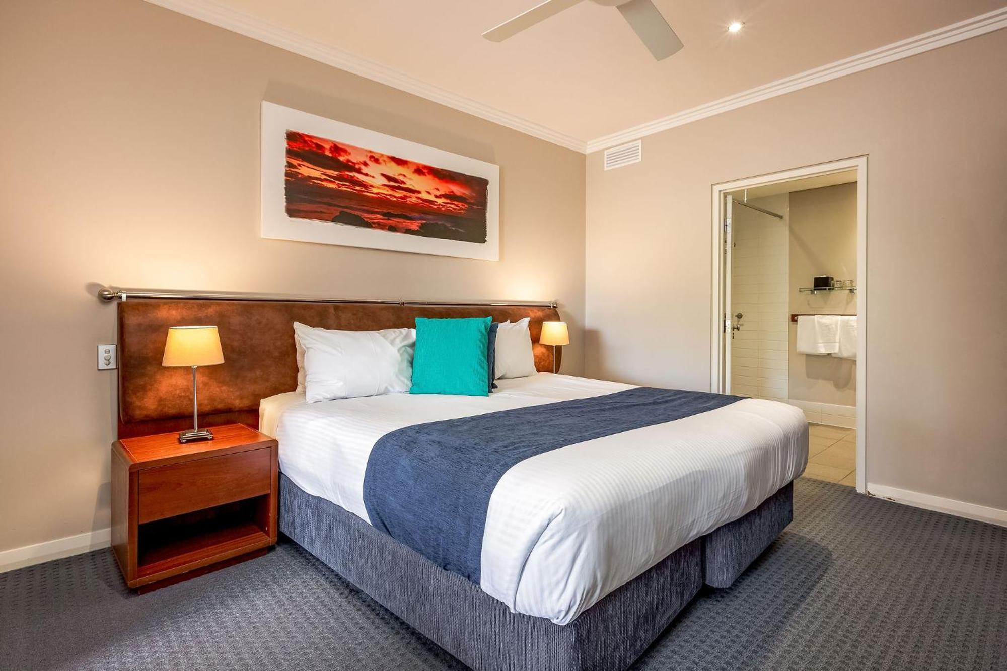 Caves House Hotel & Apartments Яллингап Экстерьер фото