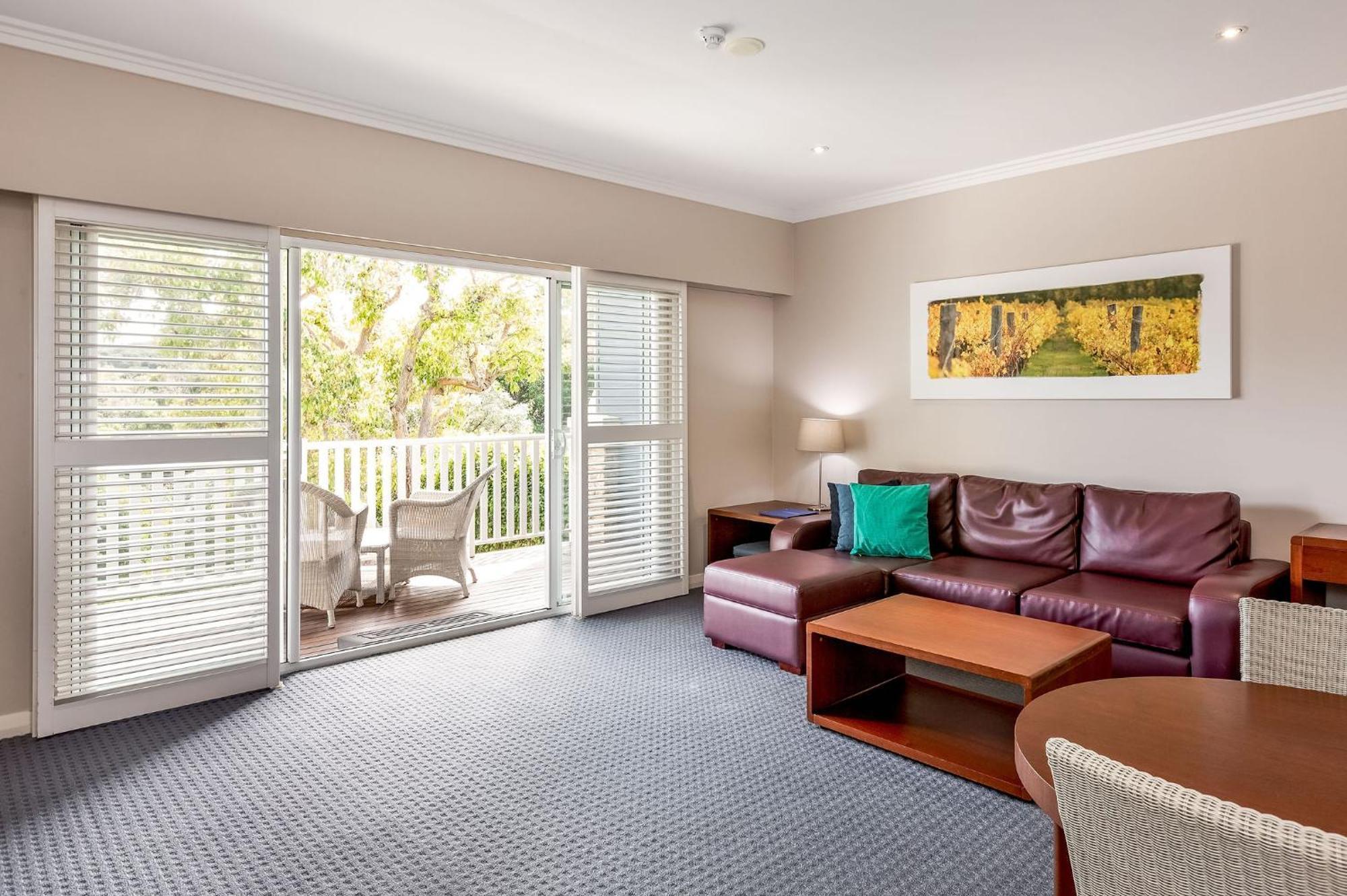 Caves House Hotel & Apartments Яллингап Экстерьер фото