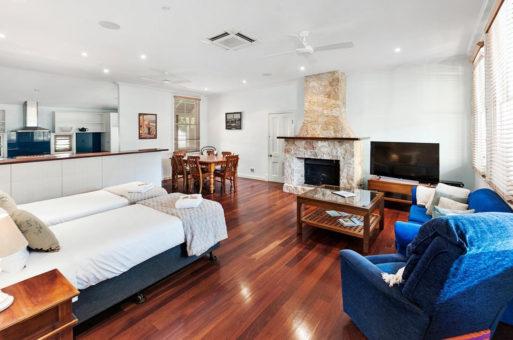 Caves House Hotel & Apartments Яллингап Экстерьер фото